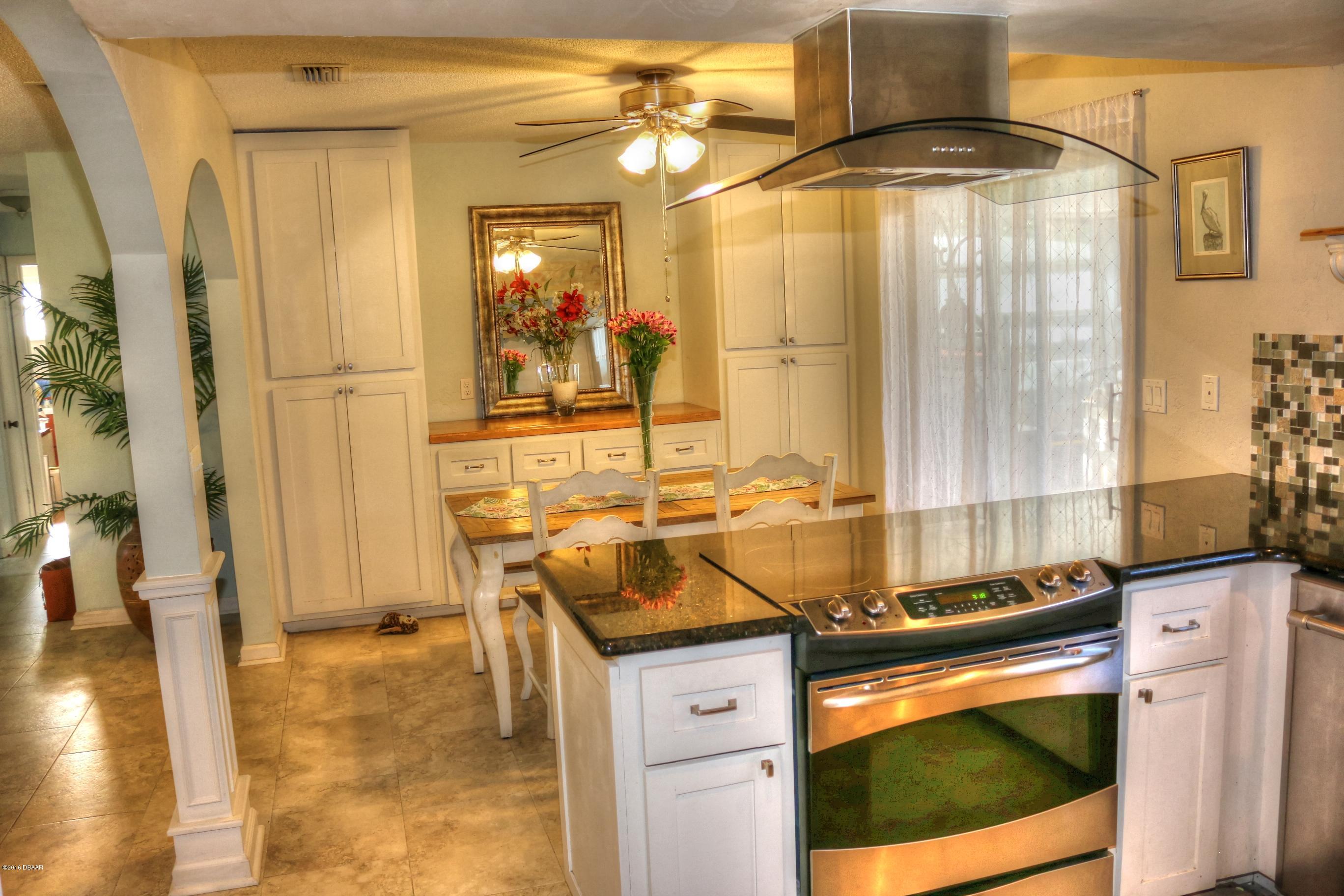 636 Sherman Road South Daytona, FL 32119 - Photo 10 of 23 10Kitchen__636 Sherman South Daytona Flo
