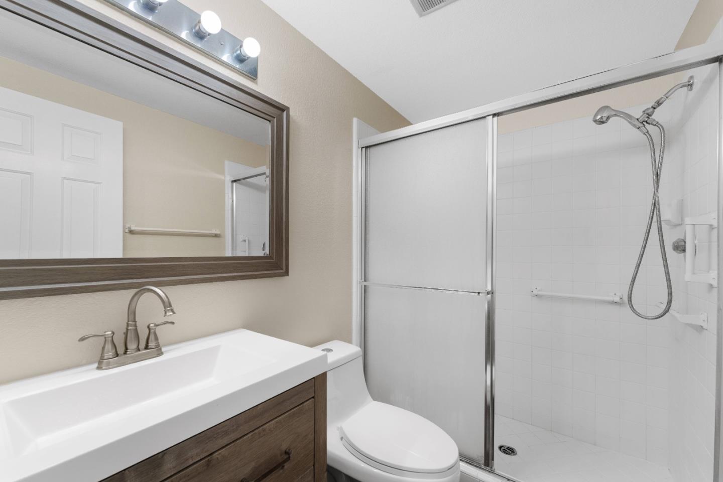 9465 Eagle View Way Gilroy, CA 95020 - Photo 16 of 32