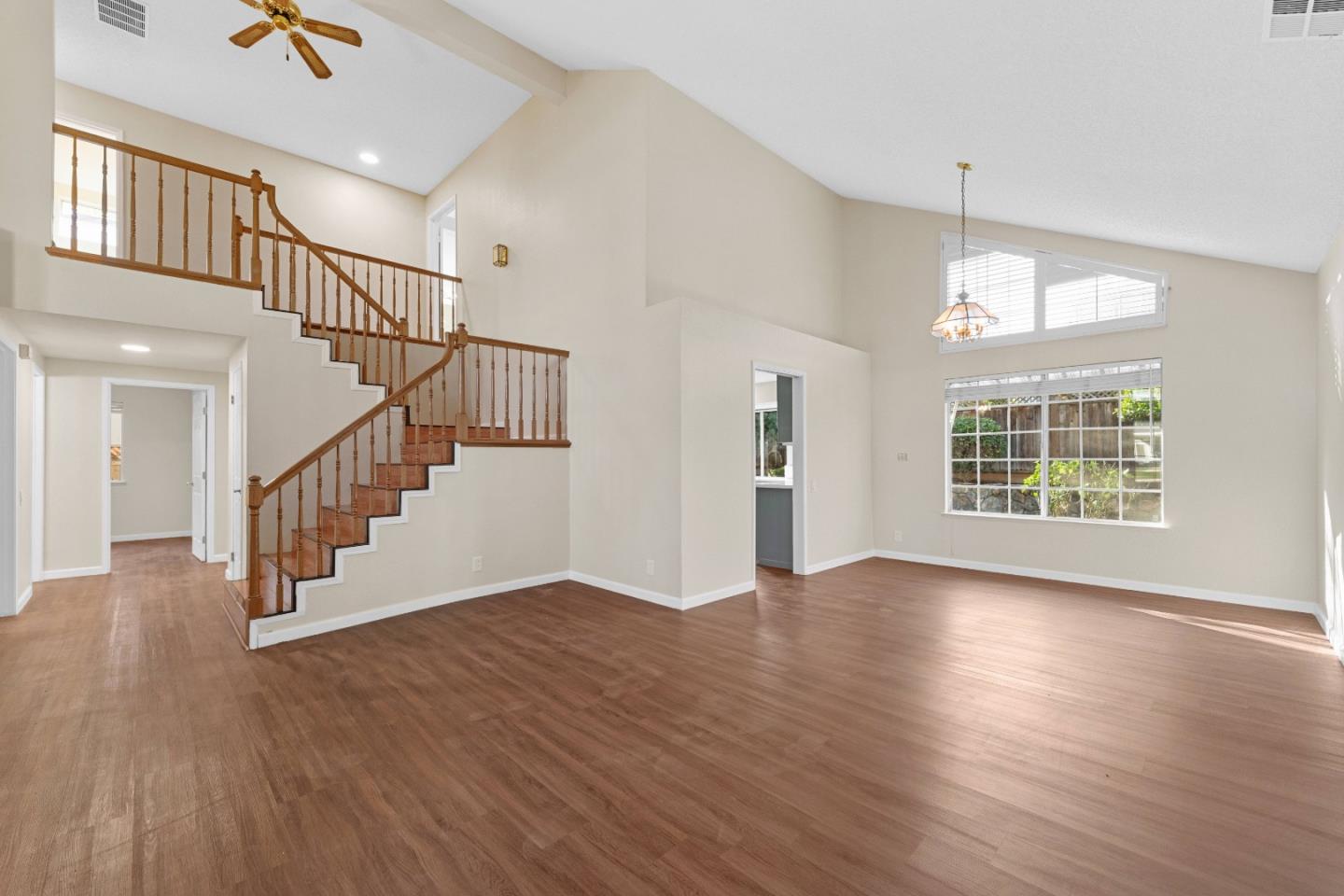 9465 Eagle View Way Gilroy, CA 95020 - Photo 4 of 32