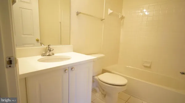 $2,500 | 8183 Carnegie Hall Court, Unit 306, Vienna, VA 22180