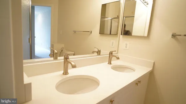 $2,500 | 8183 Carnegie Hall Court, Unit 306, Vienna, VA 22180