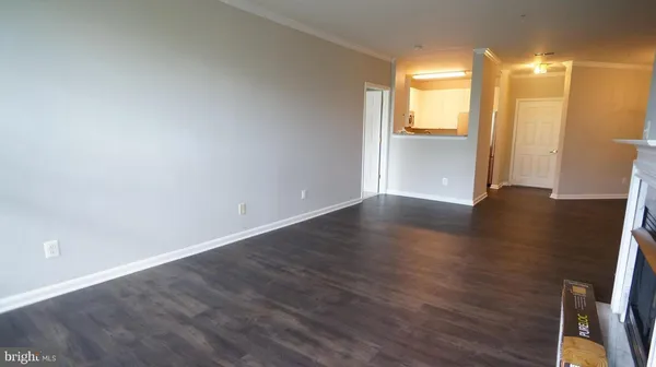 $2,500 | 8183 Carnegie Hall Court, Unit 306, Vienna, VA 22180