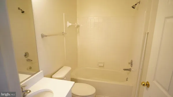 $2,500 | 8183 Carnegie Hall Court, Unit 306, Vienna, VA 22180