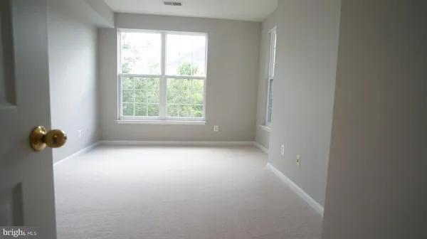 $2,500 | 8183 Carnegie Hall Court, Unit 306, Vienna, VA 22180