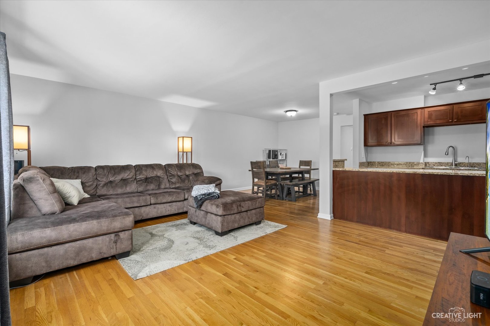 5740 North Ridge Avenue, Unit 2S Chicago, IL 60660 - Photo 3 of 9 Gallery Image 3