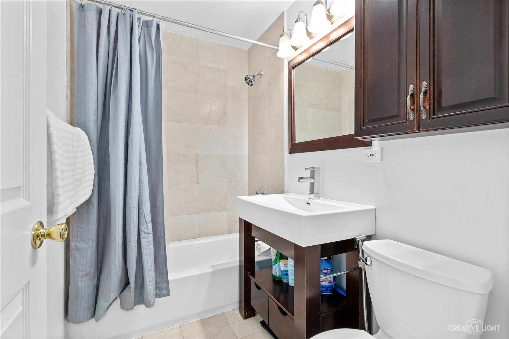 5740 North Ridge Avenue, Unit 2S Chicago, IL 60660 - Photo 8 of 9 Gallery Image 8