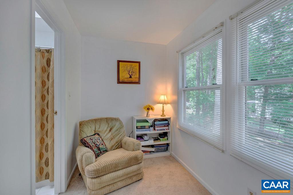 18 Laguna Road Palmyra, VA 22963 - Photo 16 of 34 a living room with furniture and a window