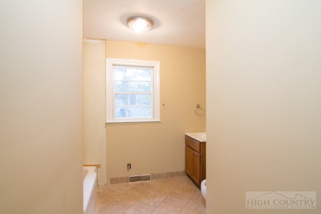 219 Cecil Miller Road Boone, NC 28607 - Photo 3 of 18 Gallery Image 3