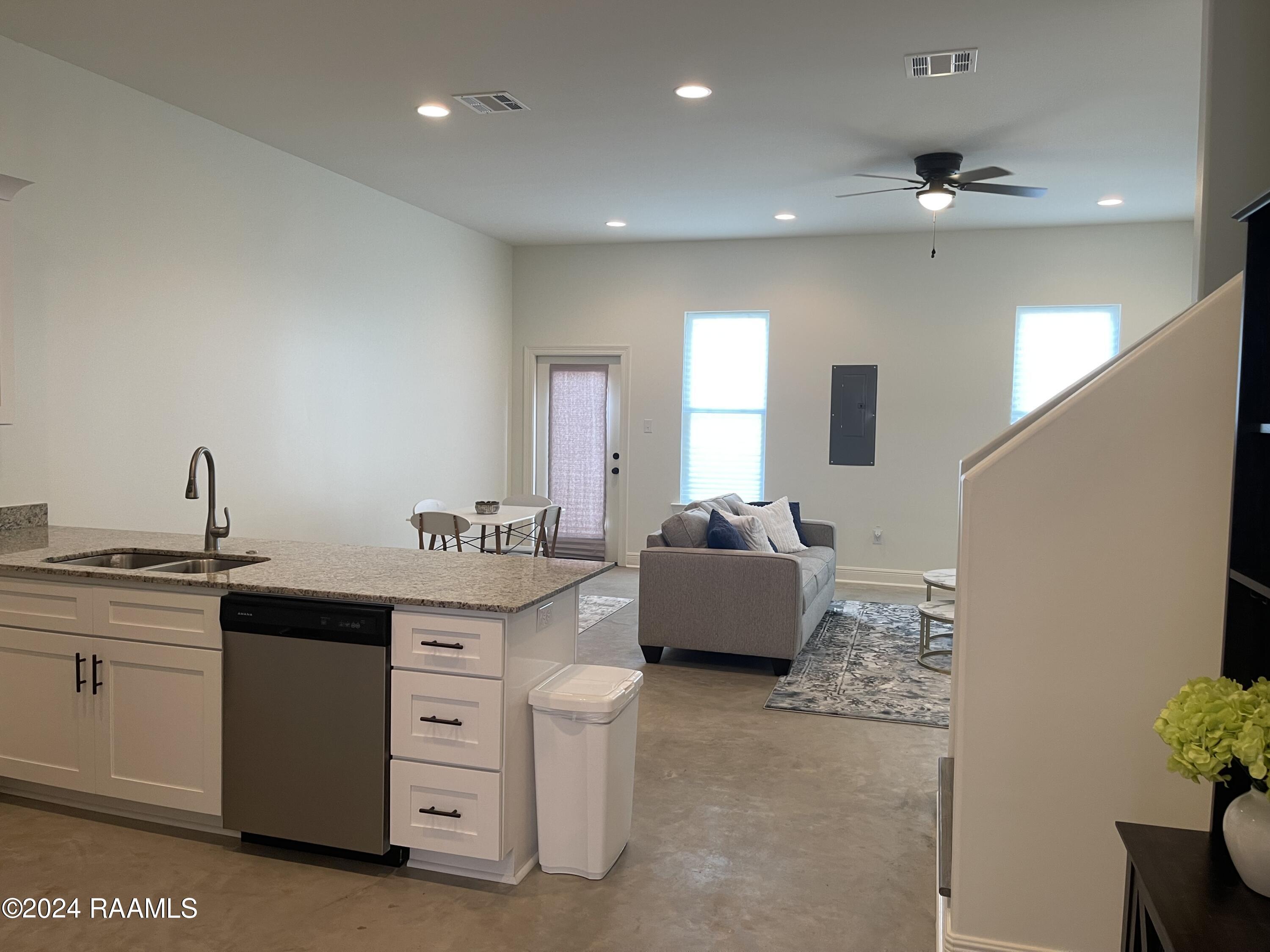 721 Almonaster Road, Unit 3 Youngsville, LA 70592 - Photo 6 of 10 IMG_4426