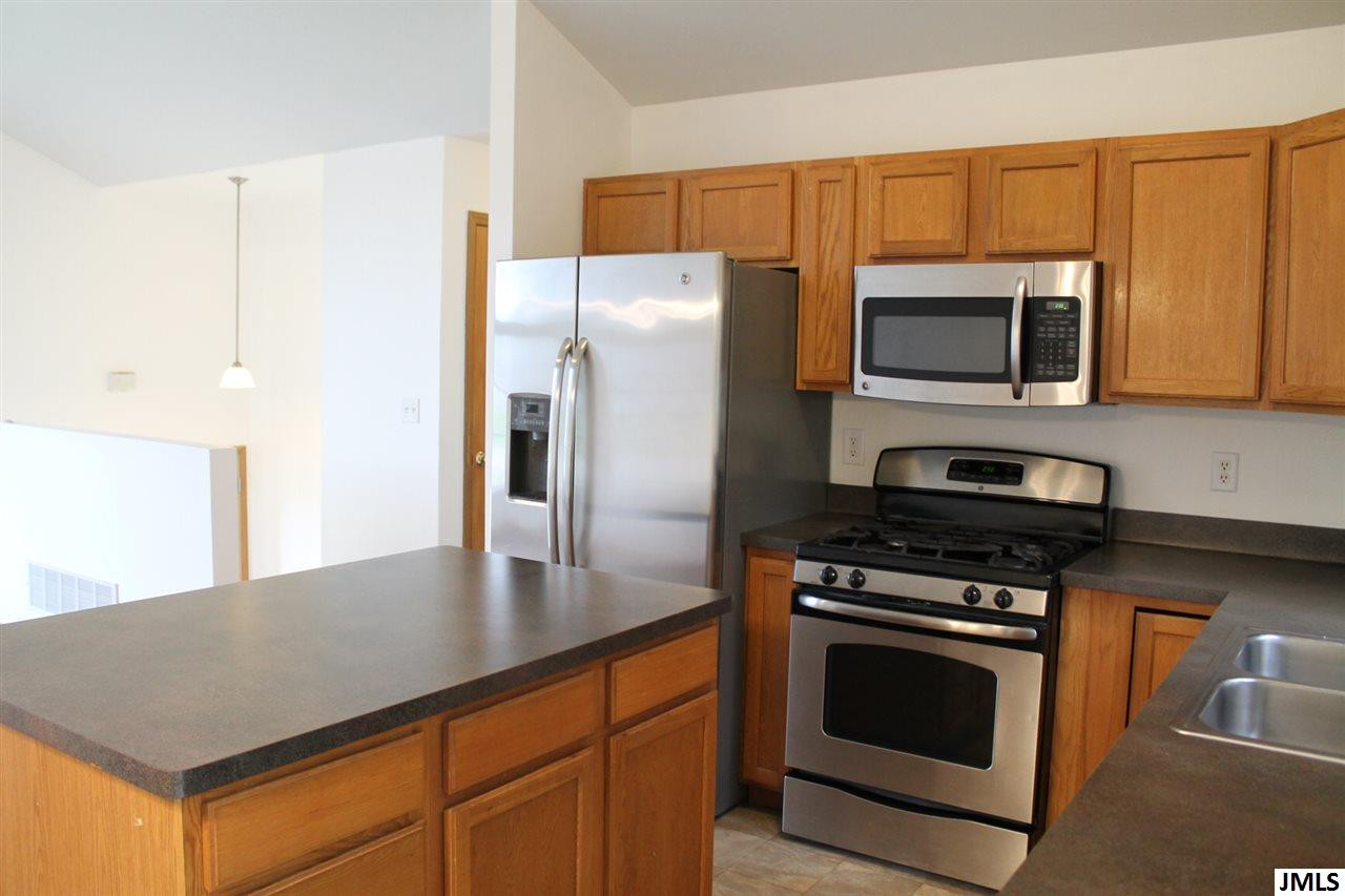 1301 Catsyl Road, Unit 33 Jackson, MI 49203 - Photo 4 of 17 Photo 4