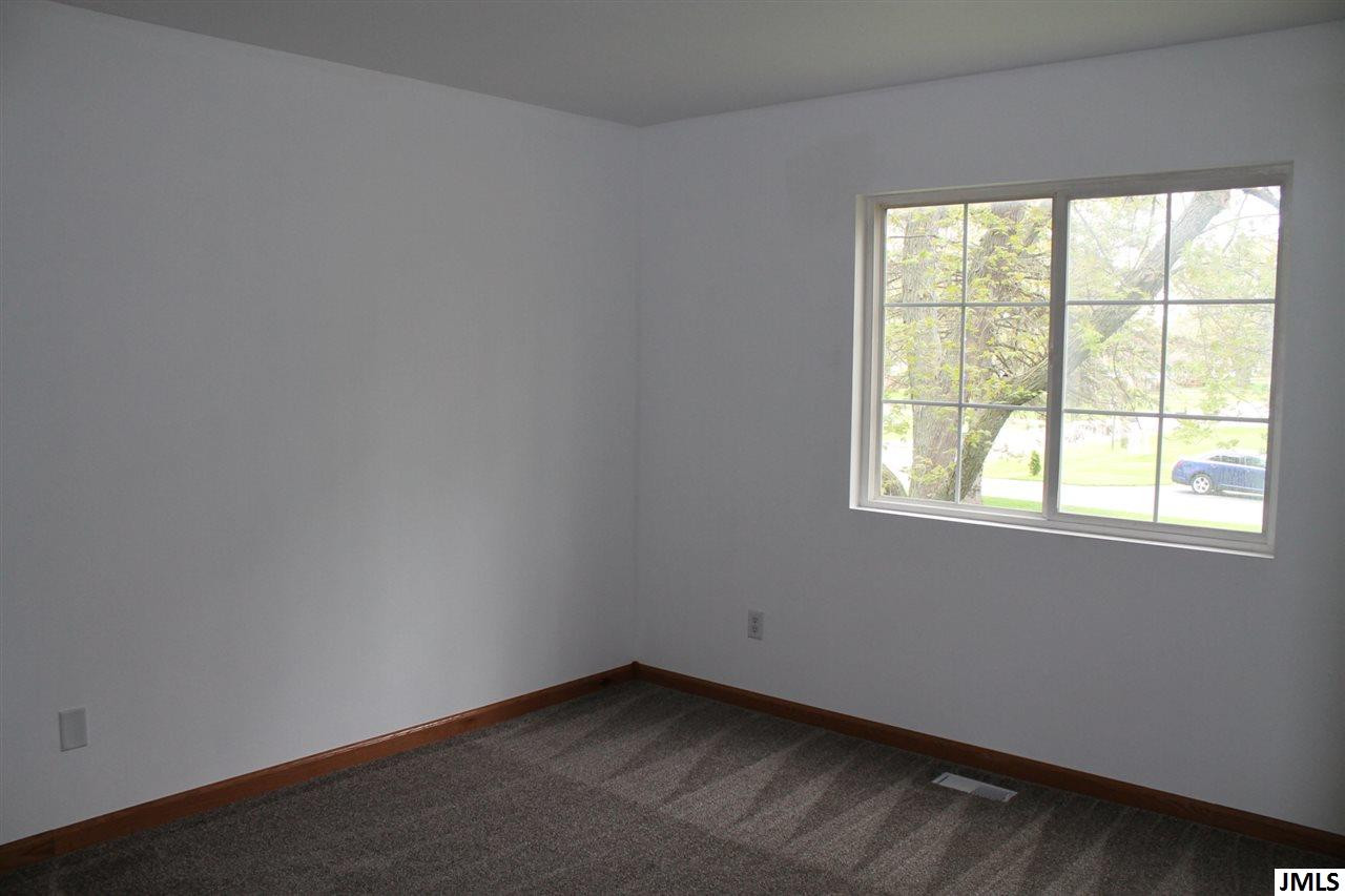 1301 Catsyl Road, Unit 33 Jackson, MI 49203 - Photo 9 of 17 Photo 9