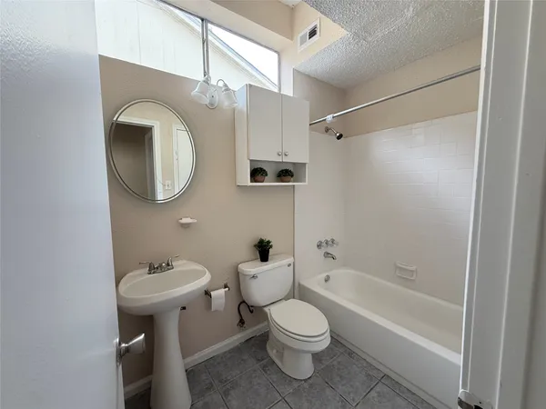 $1,650 | 11530 Springshire Drive, Houston, TX 77066