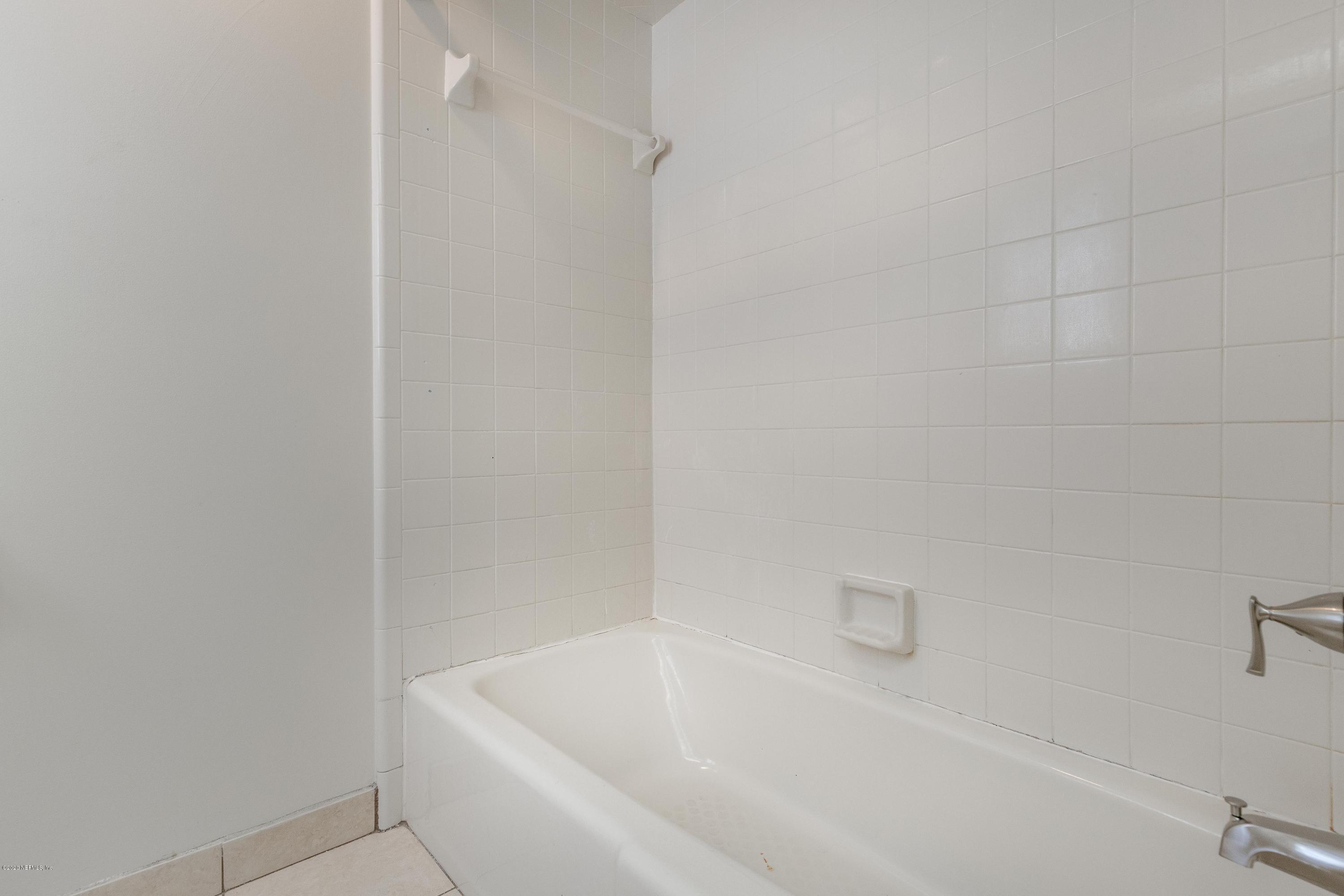 5423 Riverton Road Jacksonville, FL 32277 - Photo 44 of 56 2nd Full Bath Tub/Shower