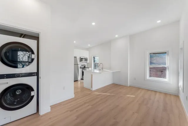 $3,600 | 306 Varick Street, Unit 4, Jersey City, NJ 07302