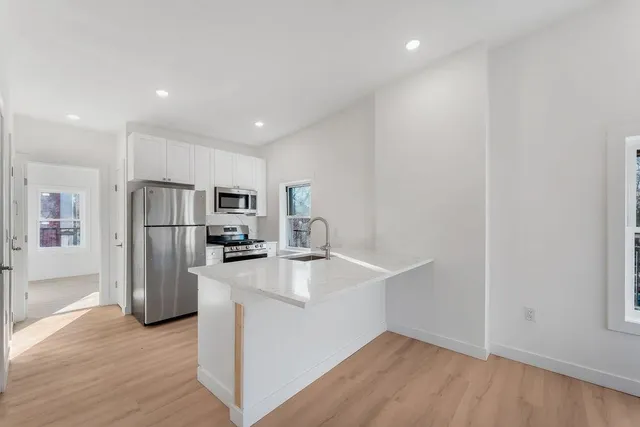 $3,600 | 306 Varick Street, Unit 4, Jersey City, NJ 07302