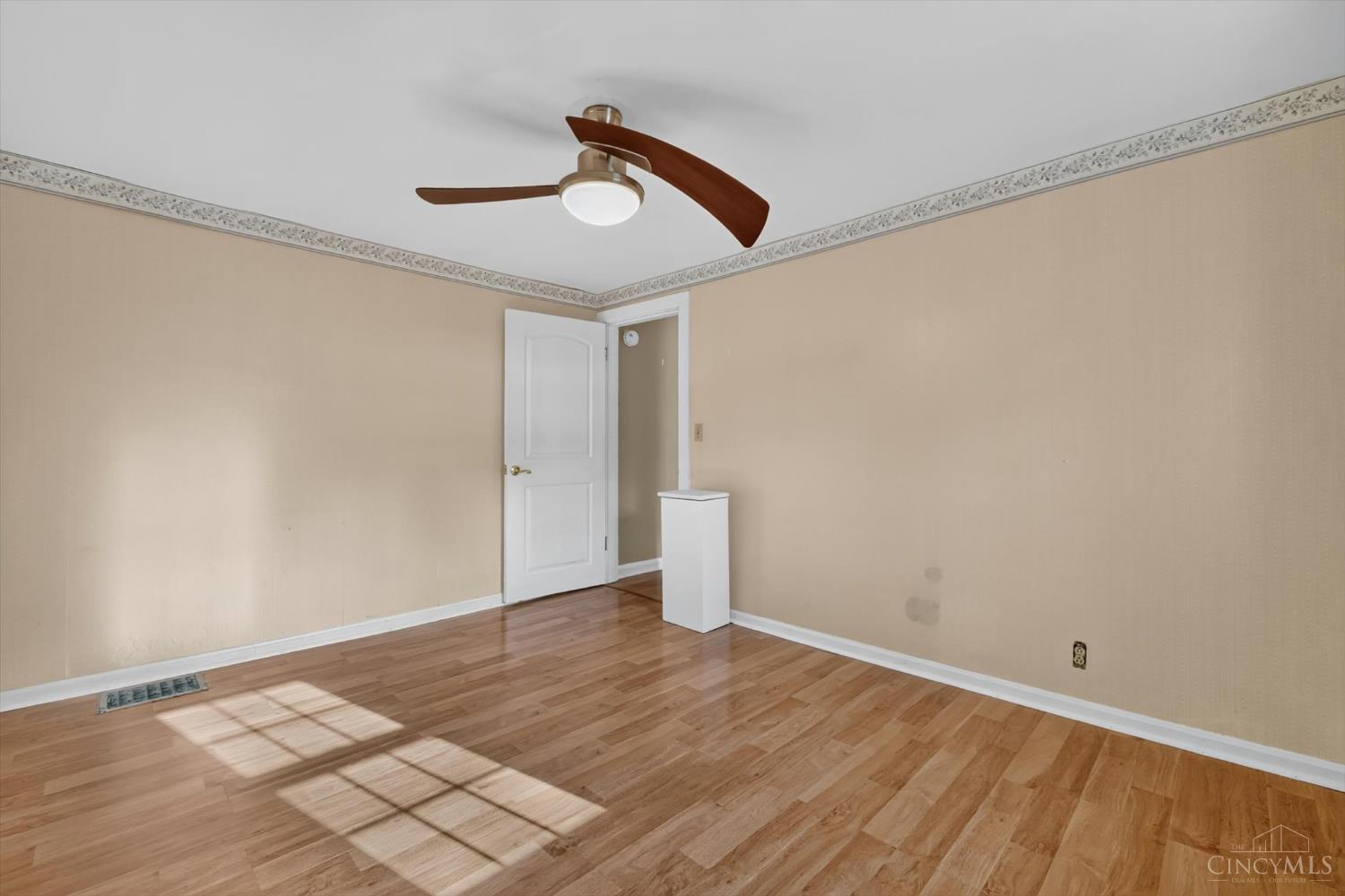 3223 Struble Road Cincinnati, OH 45251 - Photo 18 of 42