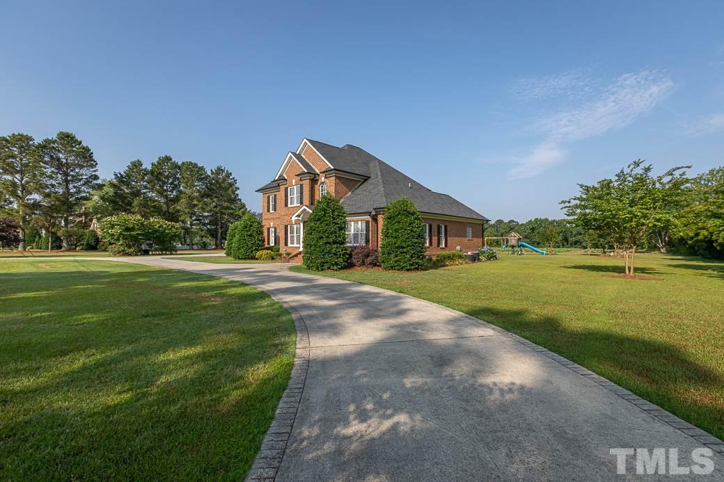 430 Dogeye Road Benson, NC 27504 - Photo 4 of 30 Gallery Image 4