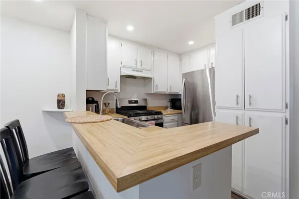 $358,000 | 12330 Osborne Street, Pacoima, CA 91331