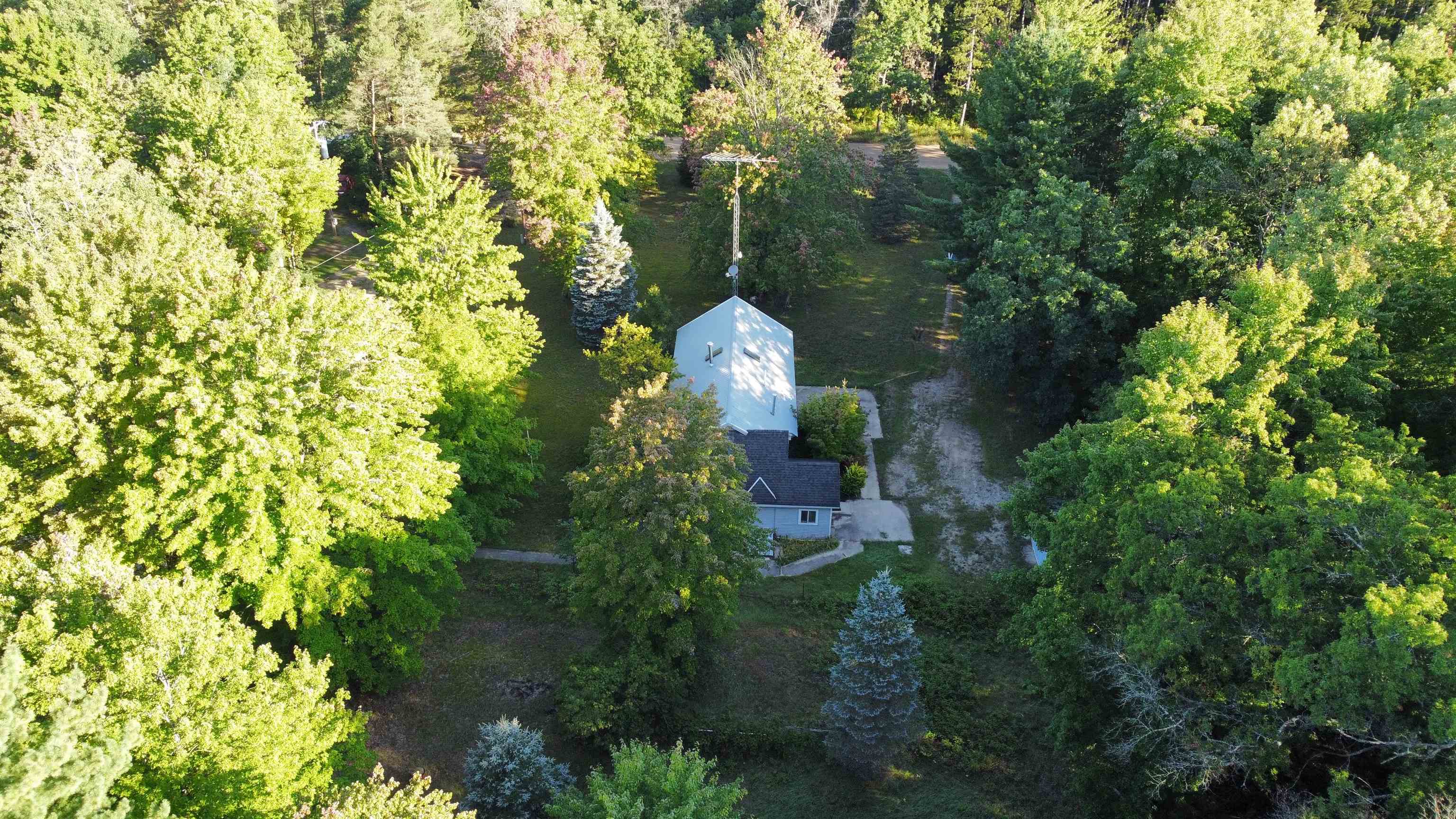 4555 South 1 Road Harrietta, MI 49638 - Photo 26 of 28 1915721-25.JPG