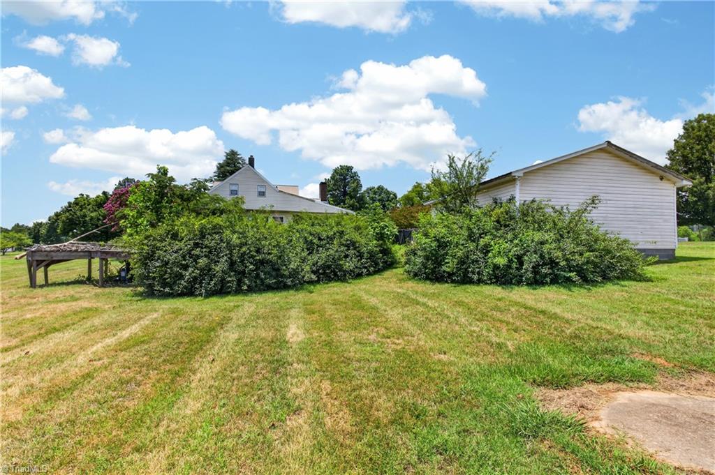 2441 Cunningham Road Thomasville, NC 27360 - Photo 38 of 43