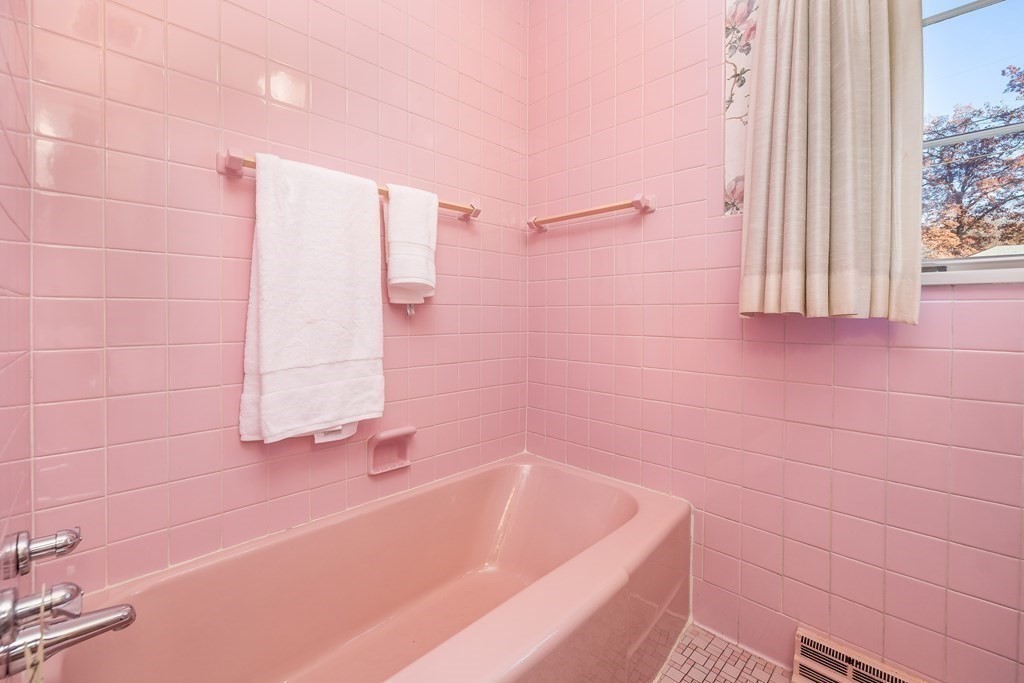 123 Arlington Road Longmeadow, MA 01106 - Photo 25 of 42 Gallery Image 25