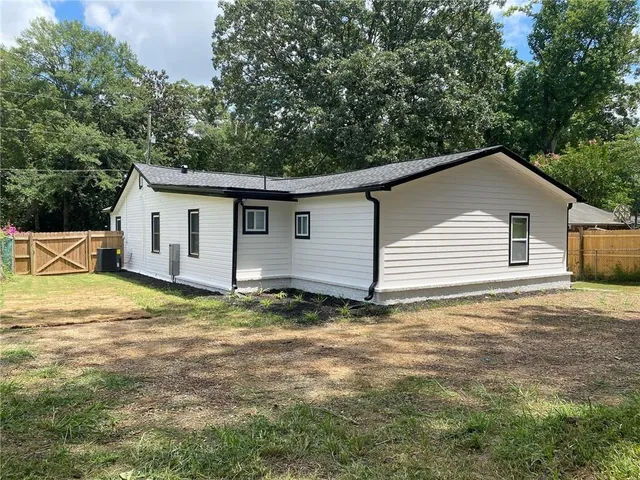 a view of backyard of house