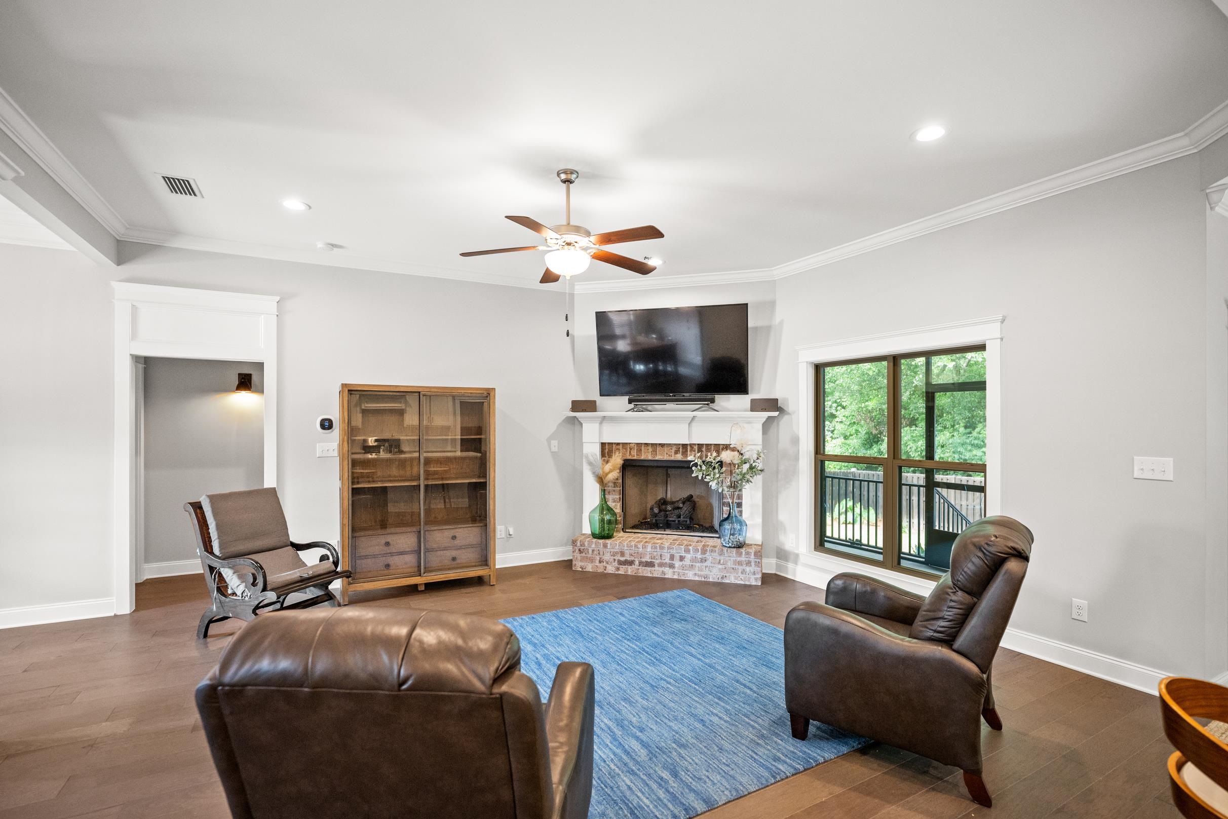 335 Garrison Boulevard Fairhope, AL 36532 - Photo 9 of 53 Living Room