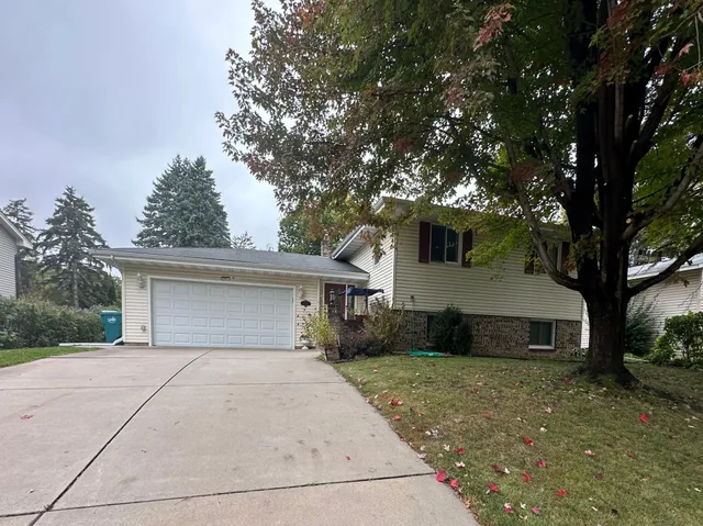 $429,900 | 1786 17th Avenue Northwest, New Brighton, MN 55112