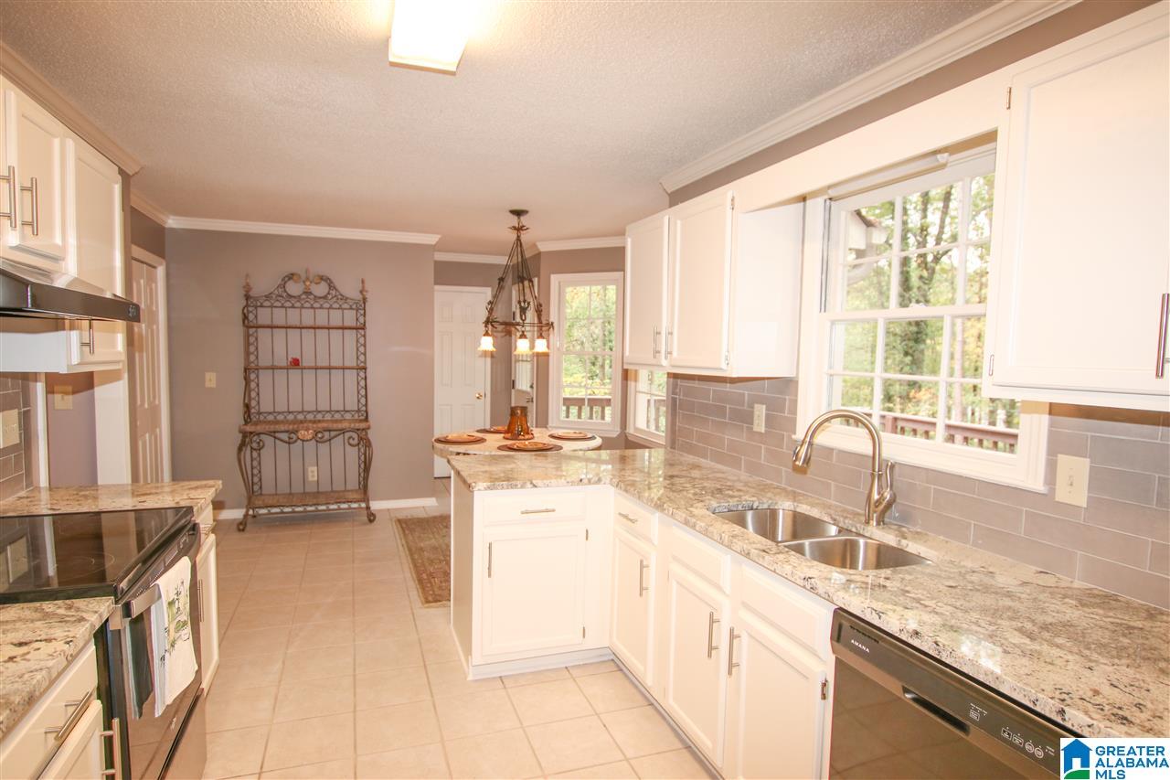 2415 Royal Lane Pelham, AL 35124 - Photo 10 of 33