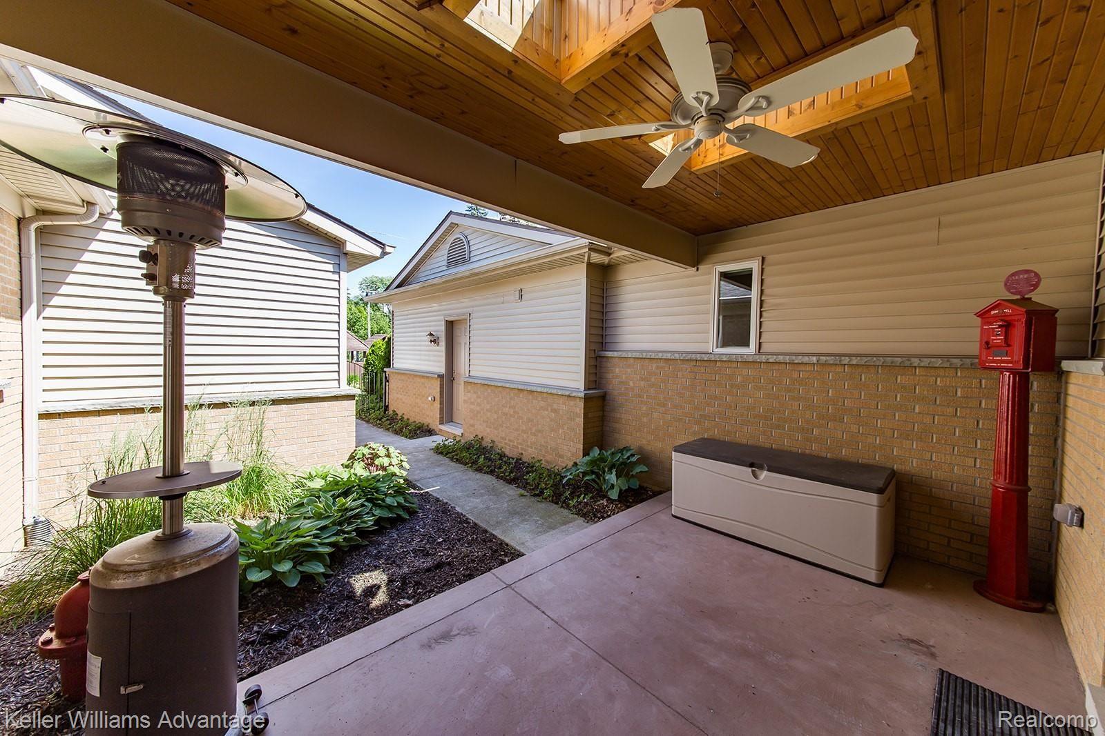 33365 Raphael Road Farmington, MI 48336 - Photo 44 of 56 Raphael_33365_Back_02.jpg