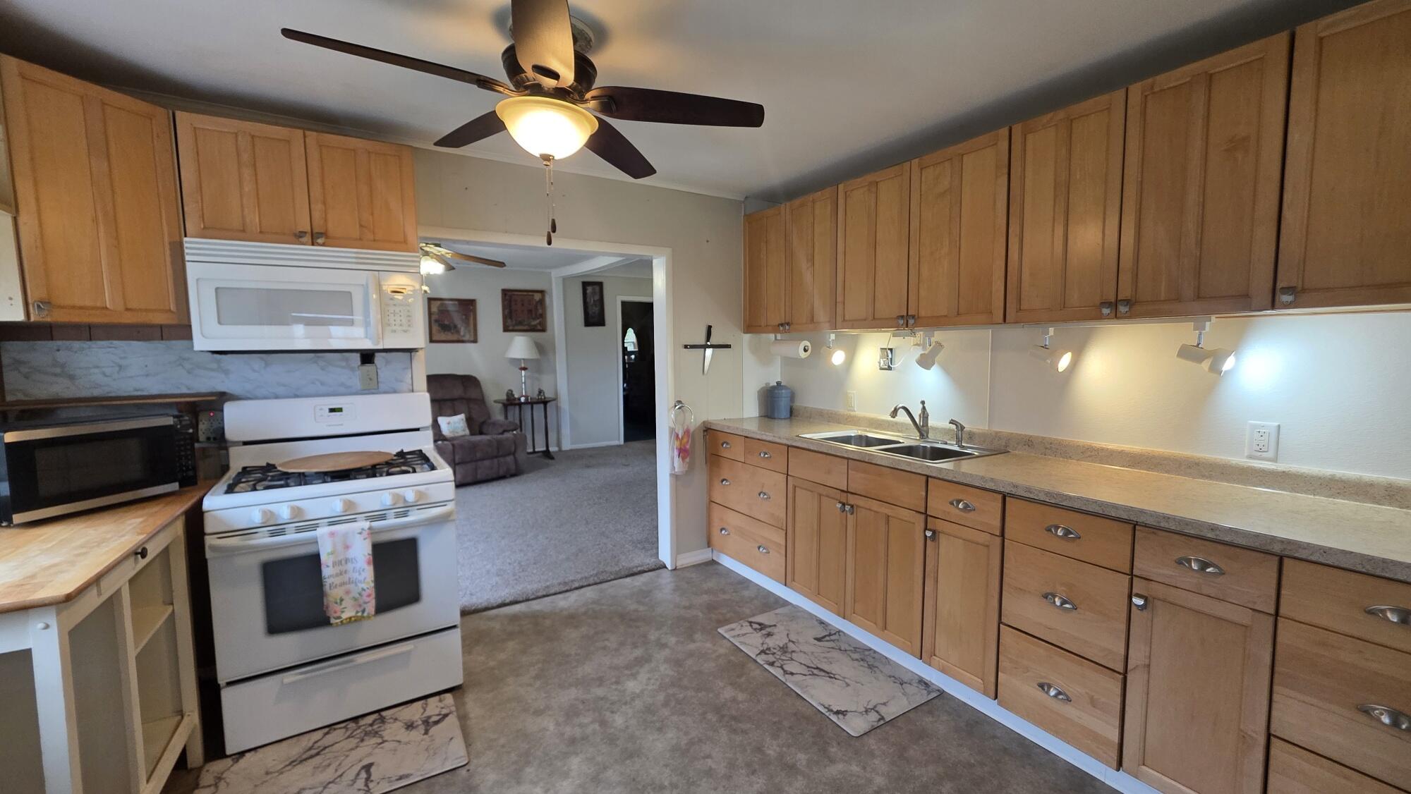 14 5th Street Morley, MI 49336 - Photo 9 of 32 17