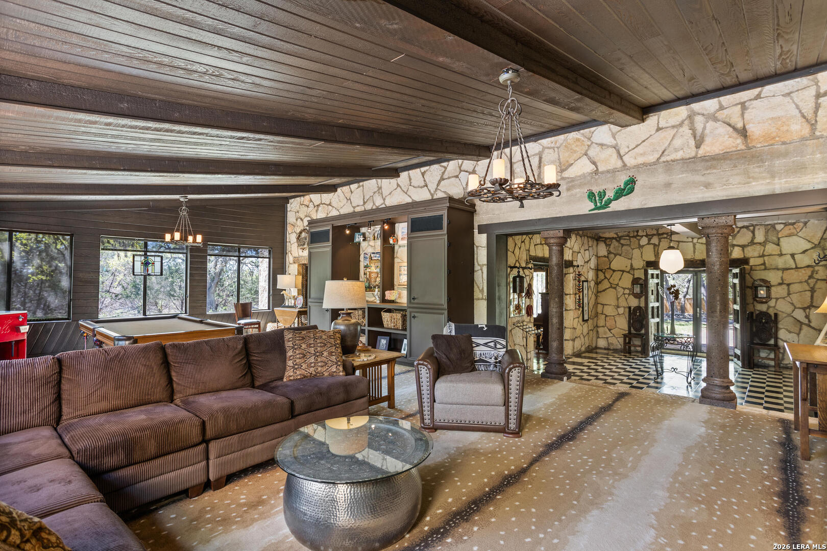 132 Ridge Place Boerne, TX 78006 - Photo 18 of 40 a living room with furniture
