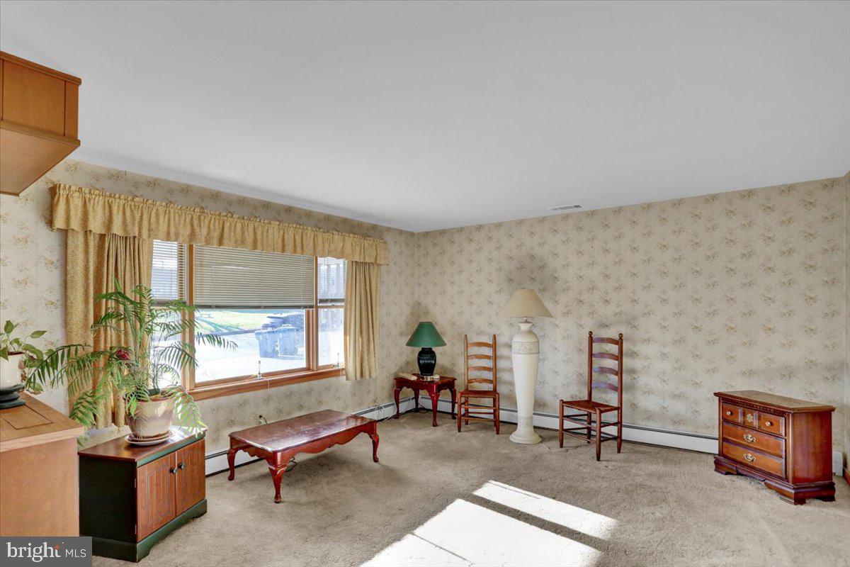 9 Annabeth Road Oley, PA 19547 - Photo 3 of 33