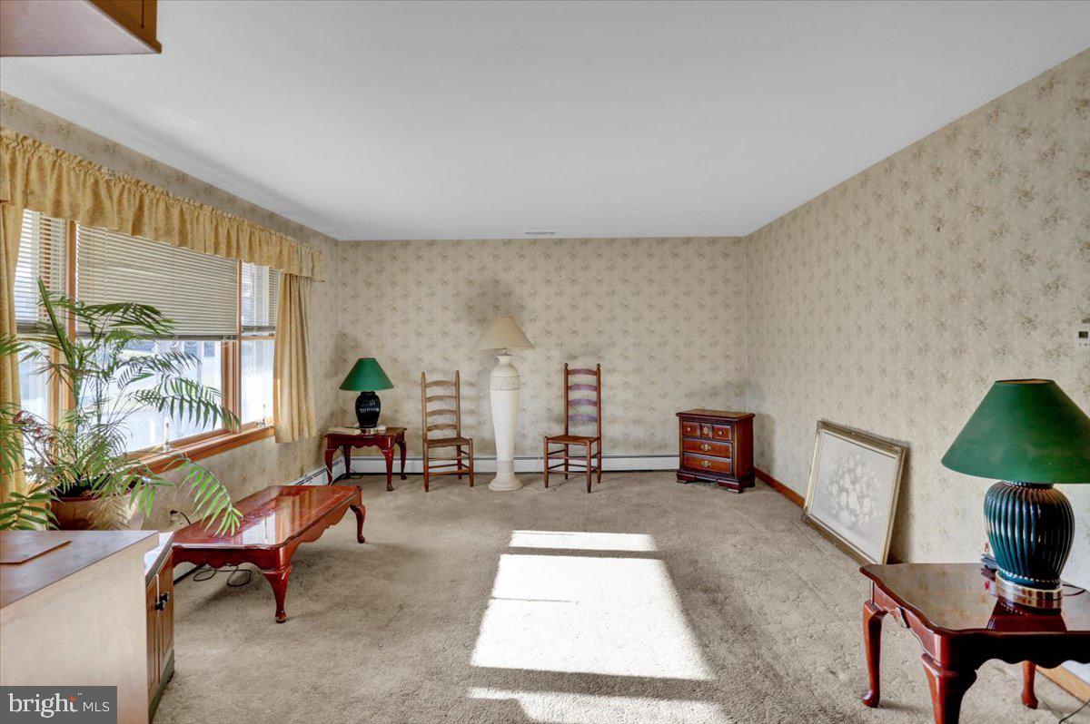 9 Annabeth Road Oley, PA 19547 - Photo 4 of 33