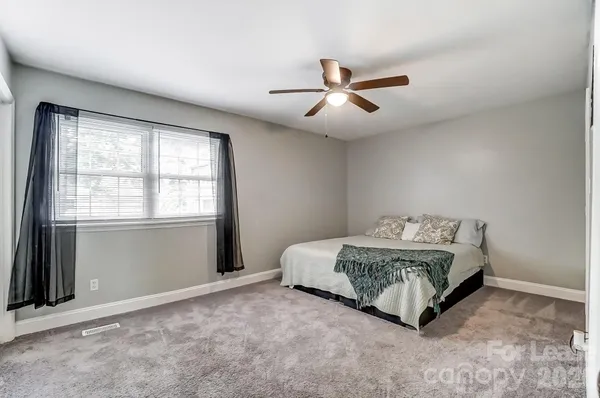 $2,400 | 8518 Castle Pine Court, Charlotte, NC 28226