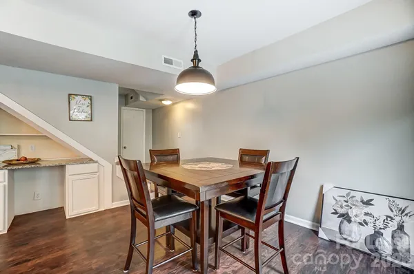 $2,400 | 8518 Castle Pine Court, Charlotte, NC 28226