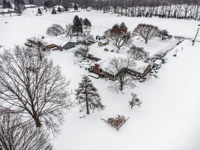 $469,000 | 318 Fairway Drive, Coldwater, MI 49036