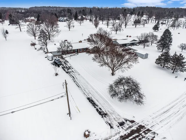 $469,000 | 318 Fairway Drive, Coldwater, MI 49036