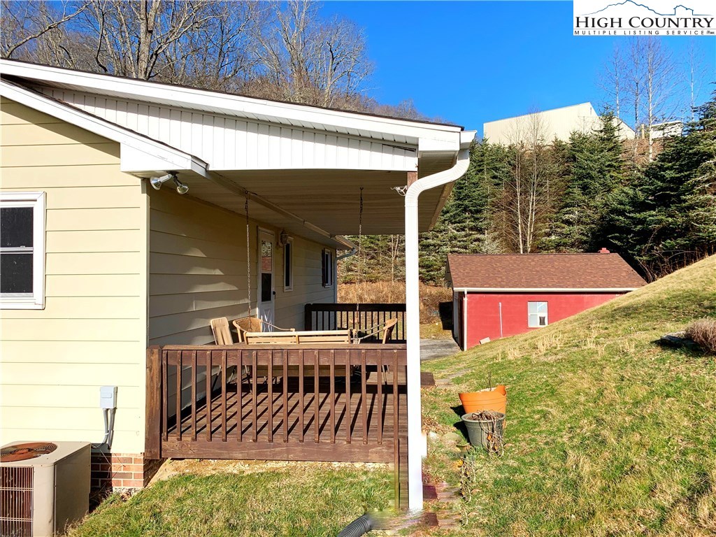 1079 White Oak Road Boone, NC 28607 - Photo 3 of 18 Gallery Image 3