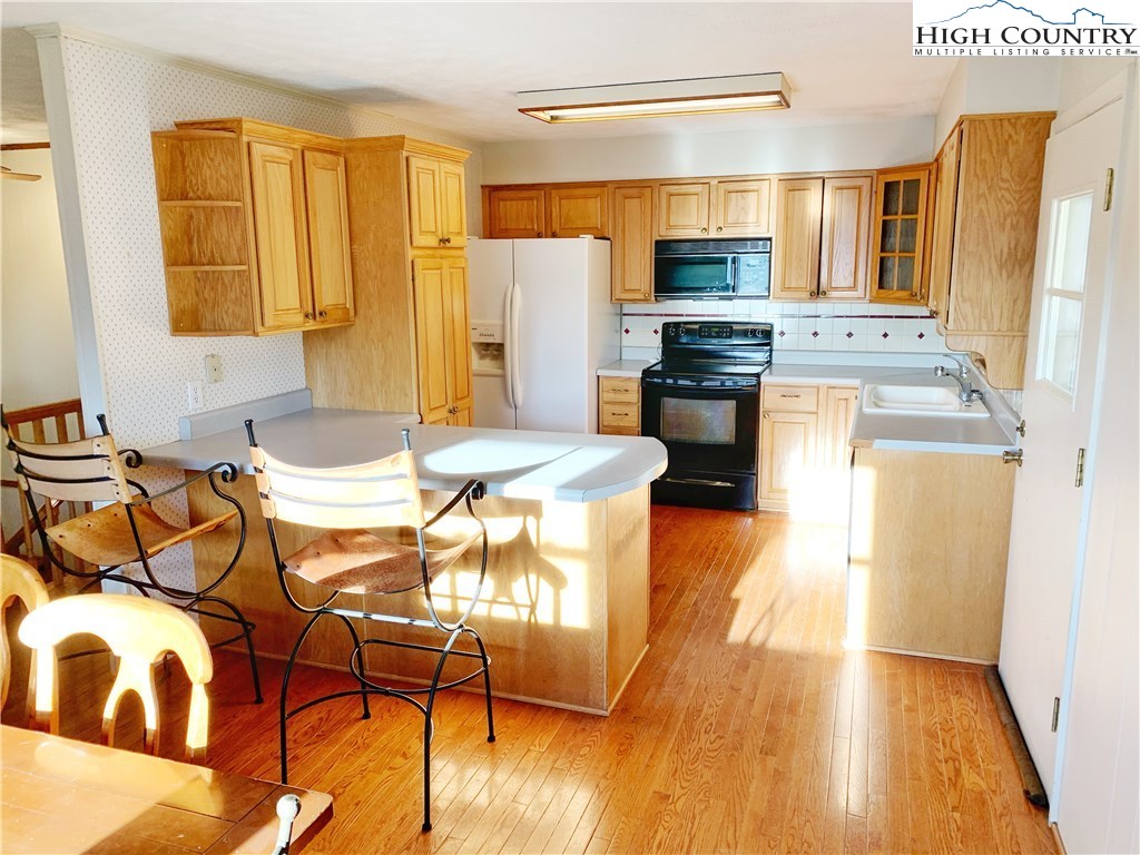 1079 White Oak Road Boone, NC 28607 - Photo 10 of 18 Gallery Image 10