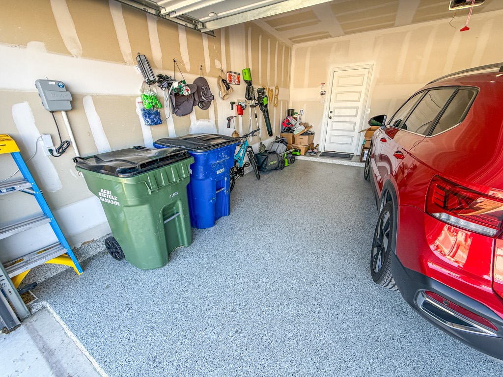 121 Outlaw Drive Jarrell, TX 76537 - Photo 30 of 32 a room with musical instruments