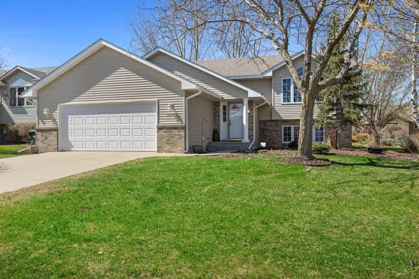 $359,900 | 1274 Sunburst Way Southeast, Hutchinson, MN 55350