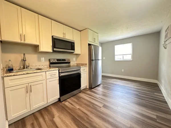 $1,550 | 6770 Park Street, Hollywood, FL 33024