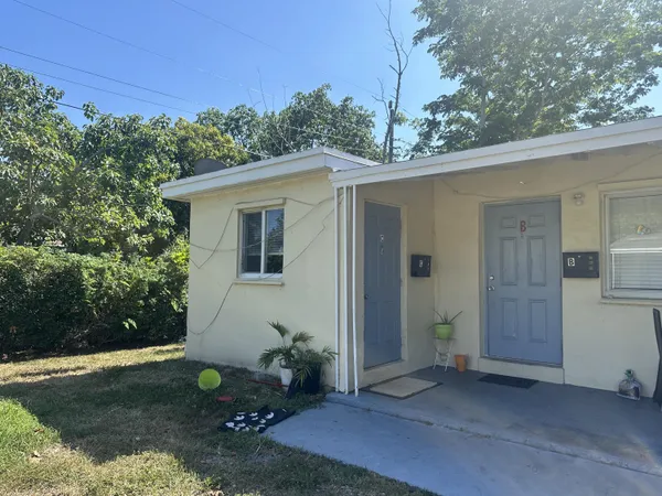 $1,550 | 6770 Park Street, Hollywood, FL 33024