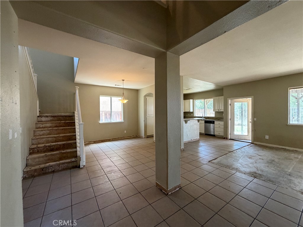16183 Blue Haven Court Riverside, CA 92503 - Photo 4 of 61