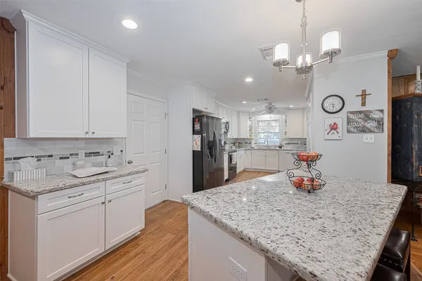 $815,000 | 1535 Spring Hills Drive, Spring, TX 77386