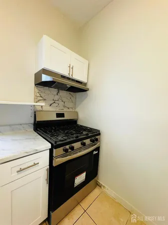 $2,350 | 489 South 17th Street, Unit 2, Newark, NJ 07103