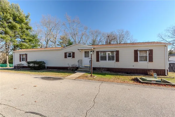 $180,000 | 48 Cantaberry Lane, Coventry, RI 02816