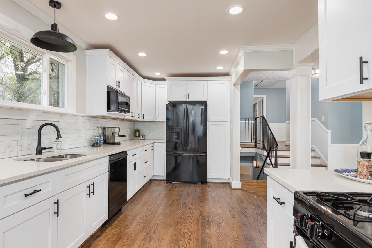 122 Lullwater Road Greenville, SC 29607 - Photo 3 of 36 Gallery Image 3