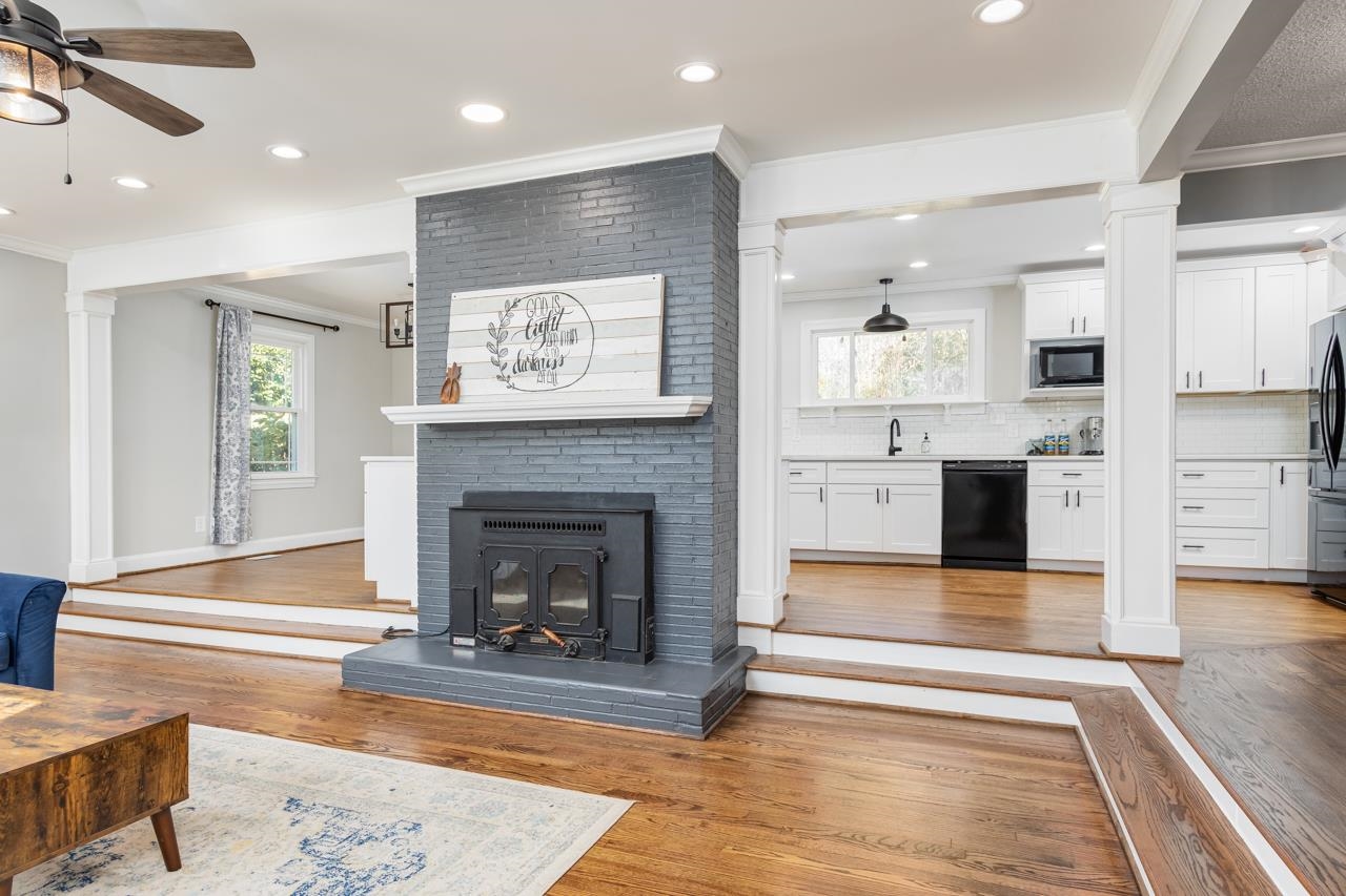 122 Lullwater Road Greenville, SC 29607 - Photo 8 of 36 Gallery Image 8